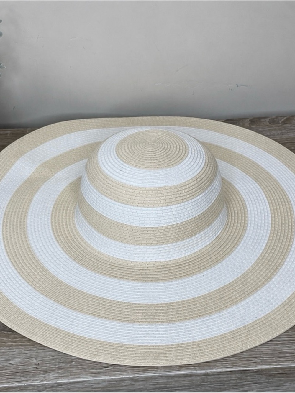 Shade & Shore Wide Brim Floppy Sun Hat Beige White Stripe Resort Beach NWOT - Picture 6 of 9